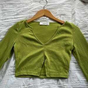 Long sleeve green top
